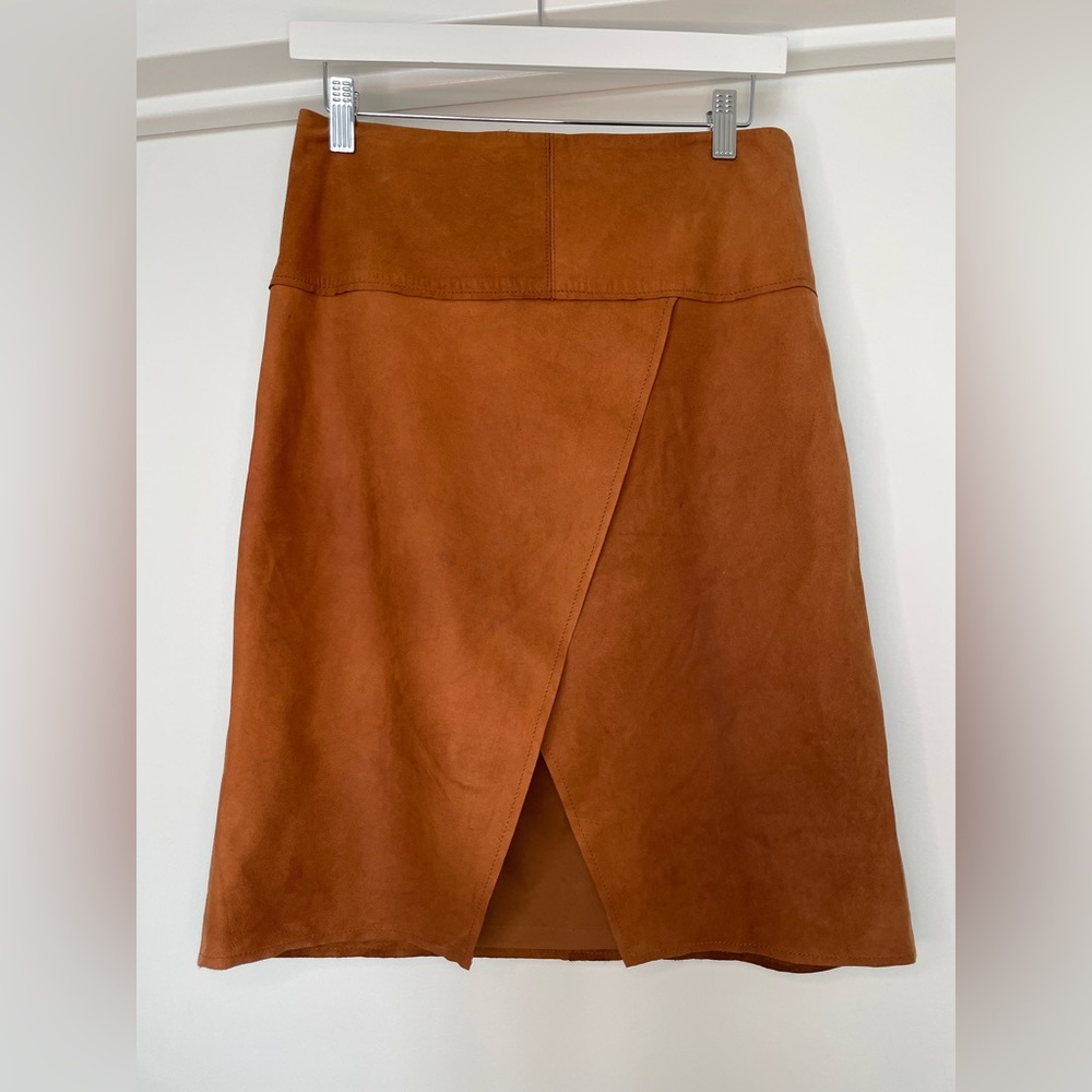 Suede leather club Monaco tan skirt size 2